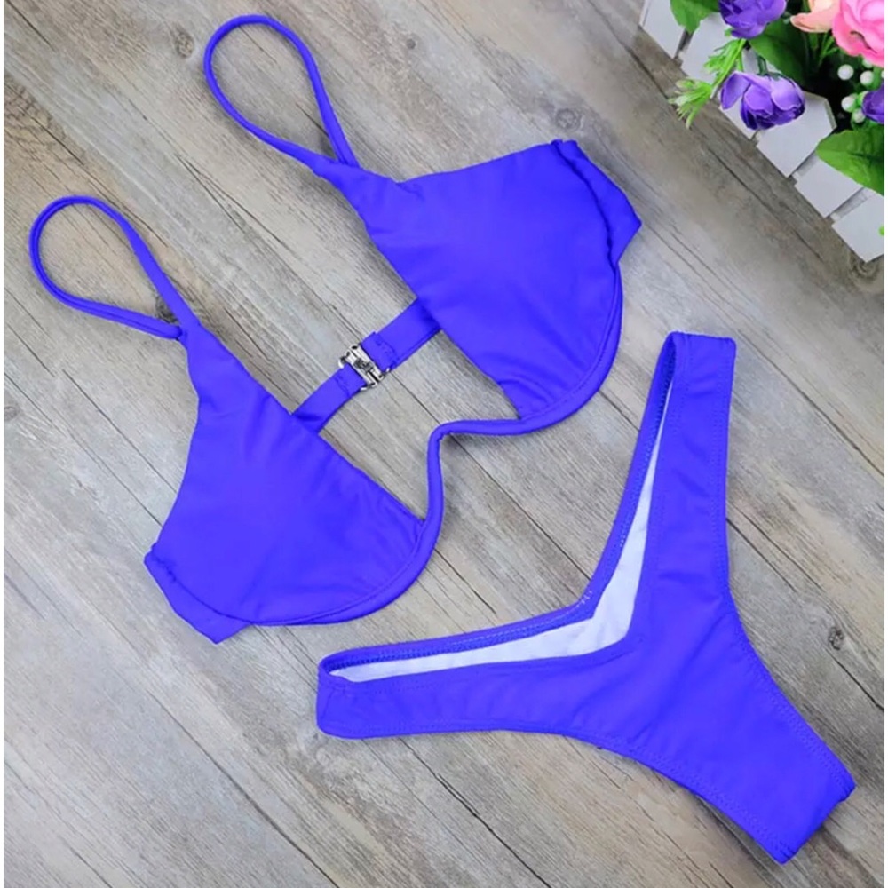 High cut bikini w/ top